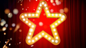 Csak megjelent a tehetségkutató műsorban ez a magyar lány, és egész Amerika földig borult előtte - Videó Csak megjelent a tehetségkutató műsorban ez a magyar lány, és egész Amerika földig borult előtte - Videó