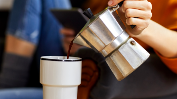 Tedd a kávédba ezt a szokatlan hozzávalót, és finomabb lesz, mint korábban: szinte senki sem ismeri ezt a trükköt