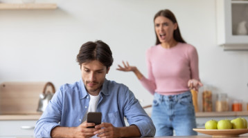 A megcsalás 6 leggyakoribb jeléről vallott egy férfi, aki évek óta hűtlen a feleségéhez A megcsalás 6 leggyakoribb jeléről vallott egy férfi, aki évek óta hűtlen a feleségéhez