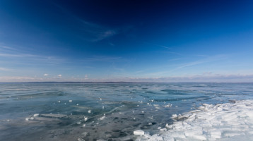 Ebbe a látványba minden magyar beleborzong: különleges égi jelenség ragyogott fel a befagyott Balaton felett - Videó