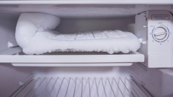 Nem fog többé jegesedni a fagyasztó, ha ezt a dolgot a mélyhűtőbe teszed Nem fog többé jegesedni a fagyasztó, ha ezt a dolgot a mélyhűtőbe teszed