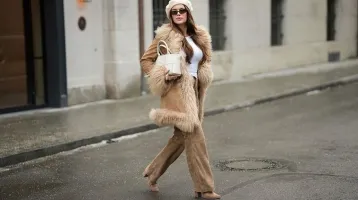 Viszlát burgundi: Ez a szezon legelegánsabb csizmatrendje, kordnadrággal is tökéletesen mutat