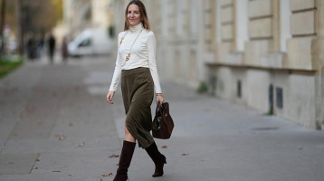 Ezt a szoknyát fogjuk viselni idén télen: csizmával is tökéletesen mutat Ezt a szoknyát fogjuk viselni idén télen: csizmával is tökéletesen mutat