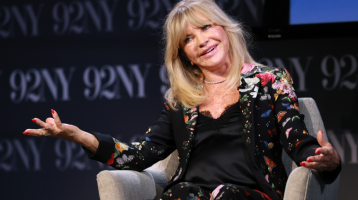 Ezzel a 2 perces edzéssel marad 80 évesen is fitt Goldie Hawn: a furcsa mozgásgyakorlat csodákra képes Ezzel a 2 perces edzéssel marad 80 évesen is fitt Goldie Hawn: a furcsa mozgásgyakorlat csodákra képes