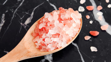 Himalája-só: tényleg egészségesebb, vagy csak egy jóval drágább rózsaszín illúzió?