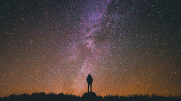 Heti horoszkóp, 2026.02.16. - 2026.02.22.: Váratlanul a Vízöntő tudomására jut egy titok, amitől padlót fog