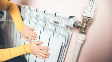 Így tartsd melegen a lakást, ha elmegy a fűtés: a súlyos mínuszokban sem fogsz vacogni 