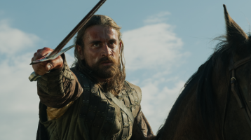 Ez tényleg a Hunyadi főszereplője? Szinte lehetetlen ráismerni Kádár L. Gellértre - Videó