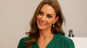 Katalin több mint 20 éve őriz egy Vilmostól kapott különleges és meseszép ajándékot: ritkán látni rajta, pedig megható jelentése van Katalin több mint 20 éve őriz egy Vilmostól kapott különleges és meseszép ajándékot: ritkán látni rajta, pedig megható jelentése van