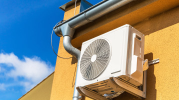 Bajban lehetnek a klímások – Egy jogász figyelmeztet a veszélyre a kültéri egységek miatt Bajban lehetnek a klímások – Egy jogász figyelmeztet a veszélyre a kültéri egységek miatt