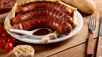 Ezért nem reped ki a kolbász a karácsonyi vásárban – Ez a profi szakácsok trükkje Ezért nem reped ki a kolbász a karácsonyi vásárban – Ez a profi szakácsok trükkje