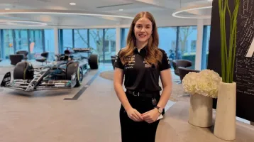 F1: fiatal magyar lány került be a Mercedes csapatába – Hanna már régóta álmodozott erről