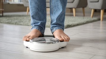 Ezek az „egészségesnek hitt” ételek hizlalnak a legjobban – és szinte mindenki bedől nekik