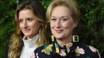 Ő Meryl Streep ritkán látott, 40 éves lánya: Grace le sem tagadhatná világhírű édesanyját, annyira hasonlít rá Ő Meryl Streep ritkán látott, 40 éves lánya: Grace le sem tagadhatná világhírű édesanyját, annyira hasonlít rá