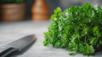 Nem a fagyasztás, nem a szárítás: ha így teszed el a petrezselymet, egy év múlva is friss lesz Nem a fagyasztás, nem a szárítás: ha így teszed el a petrezselymet, egy év múlva is friss lesz