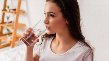 Mennyi ideig iható egy kitöltött pohár víz? Ezt mondják a szakértők Mennyi ideig iható egy kitöltött pohár víz? Ezt mondják a szakértők