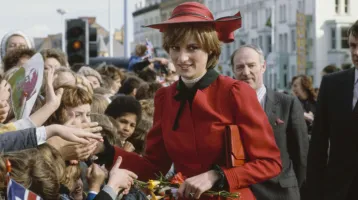 Diana hercegné őszi stílusa ma is verhetetlen: 7 darab, amit hamarosan érdemes elővenni Diana hercegné őszi stílusa ma is verhetetlen: 7 darab, amit hamarosan érdemes elővenni