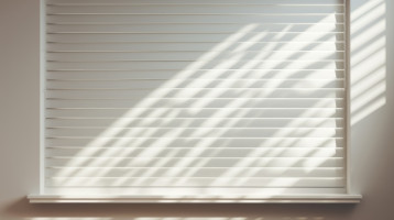 Ezért nem szabad télen teljesen lehúzni a redőnyt éjszakára: plusz költségekre számíthatsz, ha mégis így teszel