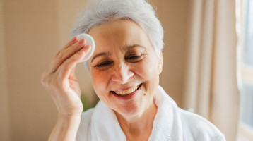 Skincare rutin 60 felett? Erre az 5 termékre van csupán szükséged Skincare rutin 60 felett? Erre az 5 termékre van csupán szükséged