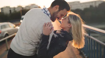 Ilyen emberekbe szeretünk bele a leggyorsabban a tudomány szerint