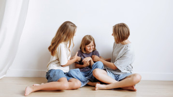 3 jel, hogy te vagy az „üveggyerek” a családodban – sokan csak felnőttként ismerik fel 3 jel, hogy te vagy az „üveggyerek” a családodban – sokan csak felnőttként ismerik fel