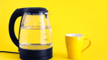 Pillanatok alatt eltávolítja a vízkövet a vízforralóból, mégis sokan a kukába dobják Pillanatok alatt eltávolítja a vízkövet a vízforralóból, mégis sokan a kukába dobják