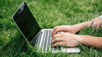 Felkeresték a Windows XP ikonikus háttérképét – Így néz ki most Felkeresték a Windows XP ikonikus háttérképét – Így néz ki most