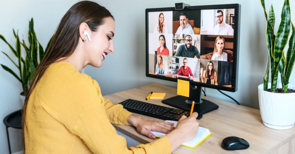 Zoom Riga 5 trendi felső, amivel te leszel a Zoom meetingek királynője | Femcafe