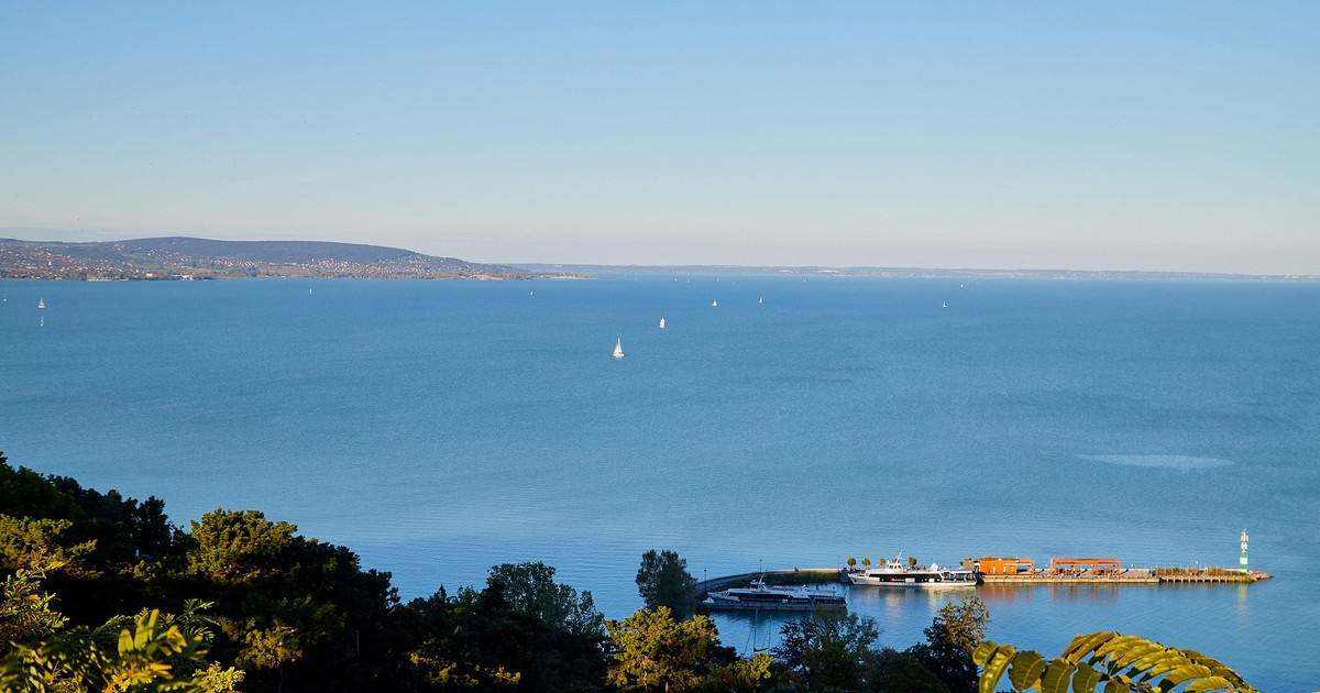 Vesz lyes Jelenetek A Balaton V z n M g Alacsony V z ll sn l Is vesz-lyes-jelenetek-a-balaton-v-z-n-m-g-alacsony-v-z-ll-sn-l-is