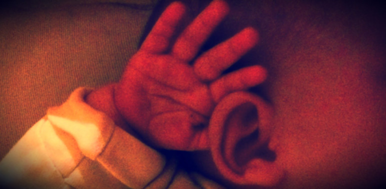 "Mindent hallok, pláne akkor, miután elaltattatok!"