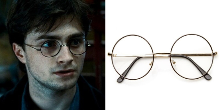 A világhírű varázslót, Harry Pottert alakító Daniel Radcliffe három szemüveget is elrakott a forgatások alatt. A világhírű varázslót, Harry Pottert alakító Daniel Radcliffe három szemüveget is elrakott a forgatások alatt.