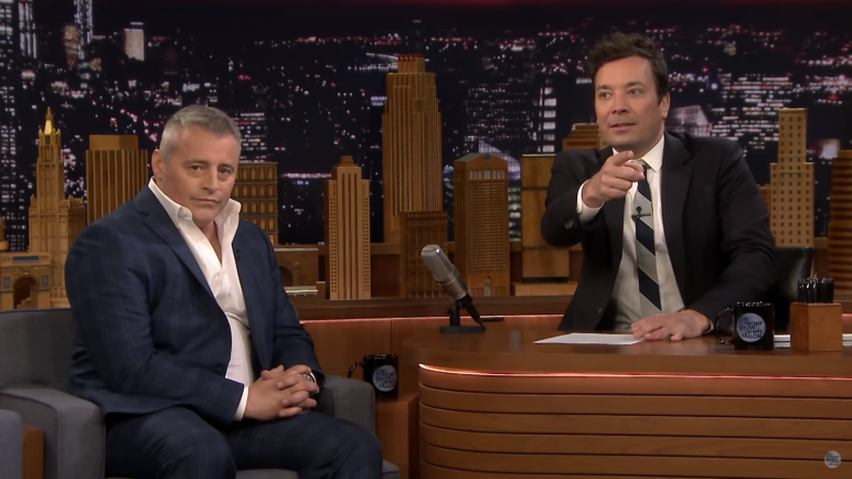 Matt most Jimmy Fallon vendége volt abból az apropóból, hogy a Jóbarátok mostantól már a Netflixen is elérhető. A beszélgetés egyik pontján Jimmy feltette a kérdést: "Volt valami, amit hazavittél magaddal a Jóbarátok díszletéből?" Matt így felelt: Matt most Jimmy Fallon vendége volt abból az apropóból, hogy a Jóbarátok mostantól már a Netflixen is elérhető. A beszélgetés egyik pontján Jimmy feltette a kérdést: "Volt valami, amit hazavittél magaddal a Jóbarátok díszletéből?" Matt így felelt: