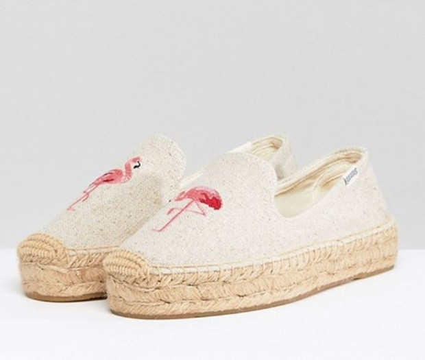 Ebbe a flamingós espadrille cipőbe én első látásra beleszerettem. Az Asos oldalán lehet megrendelni, elég borsos áron. 