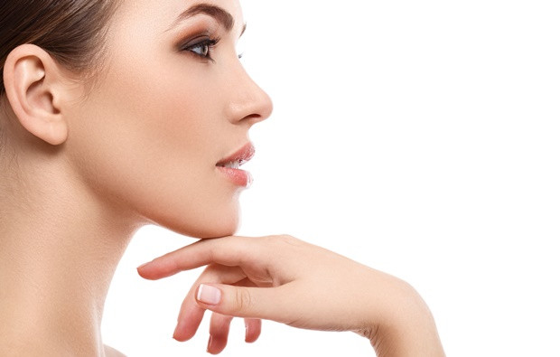 Ruha nélkül a tested kevésbé izzad, a bőröd szabad légzését nem gátolja semmi, így egy bizonyos idő után azt fogod észrevenni, hogy kisimultabb, rugalmasabb, feszesebb lesz a bőröd. Ennek főleg a nyári izzadós időszakban fogsz örülni. Ruha nélkül a tested kevésbé izzad, a bőröd szabad légzését nem gátolja semmi, így egy bizonyos idő után azt fogod észrevenni, hogy kisimultabb, rugalmasabb, feszesebb lesz a bőröd. Ennek főleg a nyári izzadós időszakban fogsz örülni.