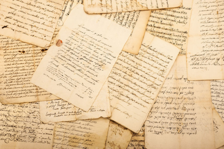 Habár a betegek írhattak leveleket a családjuknak, ismerőseiknek, azonban azok sosem értek célba. A leveleket a személyzet átnézte és ha bármi olyat találtak az írásban ami "oda nem illő" volt, akkor elrejtették. Habár a betegek írhattak leveleket a családjuknak, ismerőseiknek, azonban azok sosem értek célba. A leveleket a személyzet átnézte és ha bármi olyat találtak az írásban ami "oda nem illő" volt, akkor elrejtették.