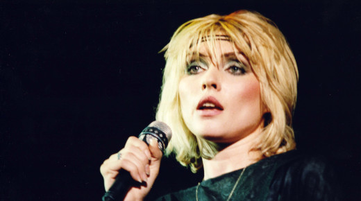 A Blondie ikonikus énekesnője 80 évesen is elképesztően néz ki: kortalan szépség a rockvilágban A Blondie ikonikus énekesnője 80 évesen is elképesztően néz ki: kortalan szépség a rockvilágban