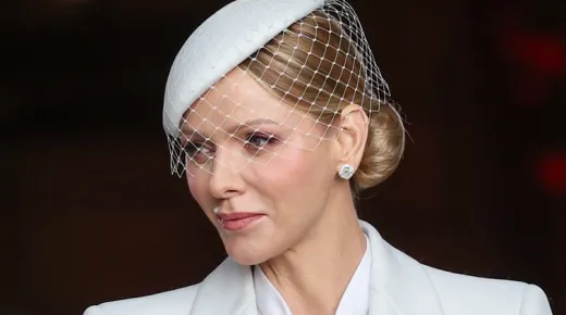 Charlène hercegné megtalálta a tökéletes ünnepi ruhát: ebben a szettben a monacói stílusikon maga volt a karácsonyi csoda