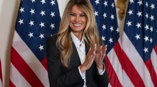 Ez Melania Trump kedvenc rúzsa: mindössze 7000 forintba kerül a first lady ikonikus árnyalata Ez Melania Trump kedvenc rúzsa: mindössze 7000 forintba kerül a first lady ikonikus árnyalata