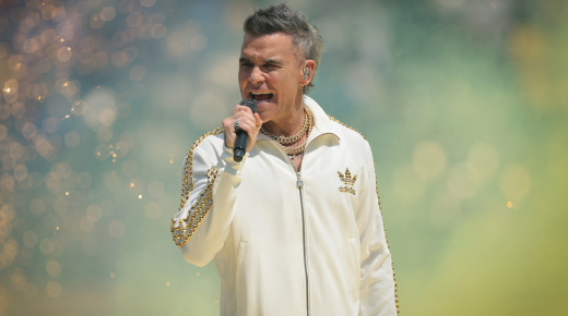 Robbie Williams ritkán látott lánya lenyűgőzöen szép – 13 évesen már berobbant a filmvilágba 
