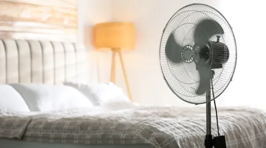 Tilos így használni a ventilátort a kánikulában: csak a forró levegőt keringeted a lakásban