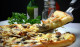 Túl sok szénhidrátot eszel

Tészta, pizza, péksütemények, kenyér, liszt, cukor… Valószínűleg te is nagy rajongója vagy ezeknek az élelmiszereknek, azonban mindegyikben rengeteg szénhidrát található, amit a diéta idejére a legminimálisabbra kell csökkenteni. Ezt abban az esetben is érdemes megtenni, ha 2. típusú cukorbetegséged van vagy erre gyanakszol. Természetesen szénhidrátokra is szüksége van a szervezetnek, de a legtöbb, amelynek kitesszük testünket, egyáltalán nem létfontosságú, sőt inkább káros, hiszen magas glikémiás indexszel rendelkeznek, amitől hirtelen emelkedik vércukrod. A lassan felszívódó szénhidrátok azonban segíthetik fogyásod: ilyen a zab, a vadrizs, az édesburgonya vagy a quinoa.