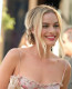 1. Margot Robbie. A győztes 2019-ben a szőke színésznő, de talán nem is kell hosszasan magyarázni, miért. Csak rá kell nézni. Ő az idei aranyérmes.