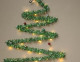 Boa

A boával való díszítés egy ukrán meséből származik, amelyben egy szegény ember látta, amint egy fenyőtoboz gyökeret eresztett, így bevitte azt karácsonyfának. A család azonban túl szegény volt ahhoz, hogy feldíszítse a fát, így úgy hajtották álomra a fejüket aznap éjjel, hogy a fa csupaszon állt. Azonban az éjszaka alatt egy pók belopódzott a házba, és gyönyörű hálót font a fa köré, ami napkeltekor ezüstté és arannyá változott, ez pedig boldog karácsonyt eredményezett a családnak. Manapság több kelet-európai országban szokássá vált, hogy egy pókot lógatnak a fára annak érdekében, hogy megemlékezzenek a legendáról, mások viszont boát és girlandot raknak a fenyőre díszítésként.