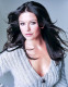 Catherine Zeta-Jones Oscar-díjas wales-i származású színésznő az Arnica nevű homeopátiás szert a legjobb barátjának tartja, mivel a Chicago musicalben ez mentette meg őt a fájdalmas táncórák okozta zúzódásoktól.