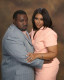 Kanye West és Kim Kardashian talán soha nem volt még ilyen boldog. Ilyen, vagy ehhez hasonló ölelésre legalábbis nem nagyon emlékezünk, ami őket illeti. Hiába, ha nem vagy milliomos, mindent másképp lát az ember.