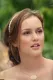 Blair Waldorf karakterére biztosan mindenki emlékszik A pletykafészek című sorozatból. A főszereplőt alakító színésznő a TV show-ban szinte állandóan viselt valamilyen hajpántot a hajában, épp ezért a kiegészítő a védjegyévé vált. A képen látható darab még egy elegánsabb, visszafogottabb változat.