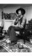 A híres előző lakóról Hendrix is hallott, és bár beköltözéskor nem sokat tudott Handel munkásságáról, hamarosan megvásárolta a zeneszerző Messiás című oratóriumának egy példányát, amely a Bob Dylan és a Beatles lemezeit is felsorakoztató gyűjteményébe került.