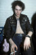 Sid Vicious és barátnője, Nancy Spungen viharos szerelméről még mindig nem derült ki az igazság, az viszont bizonyos, hogy a Sex Pistols zenészének ujjlenyomataival teli volt a kés, ami az alig 20 éves lány halálát okozta. Sid Vicious és barátnője, Nancy Spungen viharos szerelméről még mindig nem derült ki az igazság, az viszont bizonyos, hogy a Sex Pistols zenészének ujjlenyomataival teli volt a kés, ami az alig 20 éves lány halálát okozta.