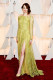 Emma Stone 2015-ben verhetetlennek bizonyult lenyűgöző Elie Saab darabjában. A sztár pontosan tudja, hogyan kell hangsúlyoznia erősségeit, bájos arcát pedig igazán feldobta ez a szerelés.