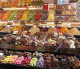 A dobogóról lecsúszva ugyan, de attól még kitűnő helyezést ért el Barcelona is. Ezt köszönheti többek között a híres Mercat de la Boqueriának, ahonnan csak tele gyomorral lehet kilépni. A dobogóról lecsúszva ugyan, de attól még kitűnő helyezést ért el Barcelona is. Ezt köszönheti többek között a híres Mercat de la Boqueriának, ahonnan csak tele gyomorral lehet kilépni.